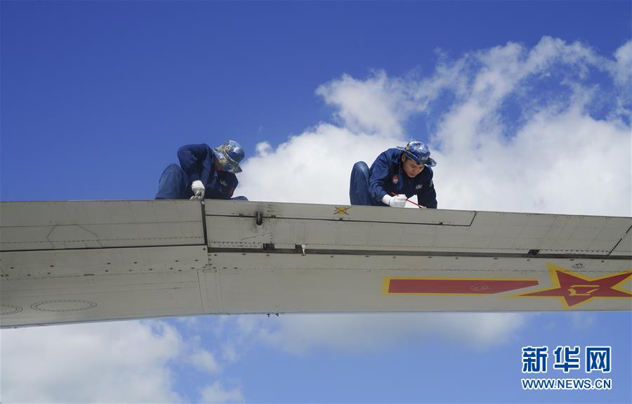 （在習近平強軍思想指引下&middot;我們在戰(zhàn)位報告&middot;圖文互動）（1）偵天探海 狩獵?？?mdash;&mdash;南部戰(zhàn)區(qū)海軍航空兵某師加速轉型提升新質戰(zhàn)斗力記事