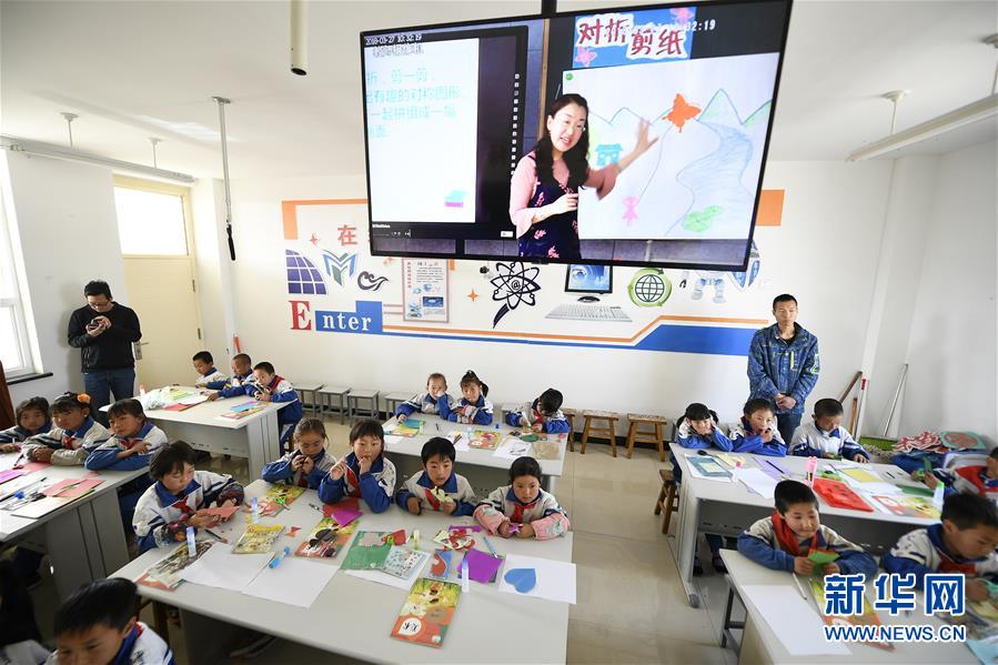 （新華全媒頭條&middot;百萬大移民&middot;圖文互動(dòng)）（11）從大山深處到大河之畔&mdash;&mdash;寧夏持續(xù)移民百萬&ldquo;拔窮根&rdquo;啟示