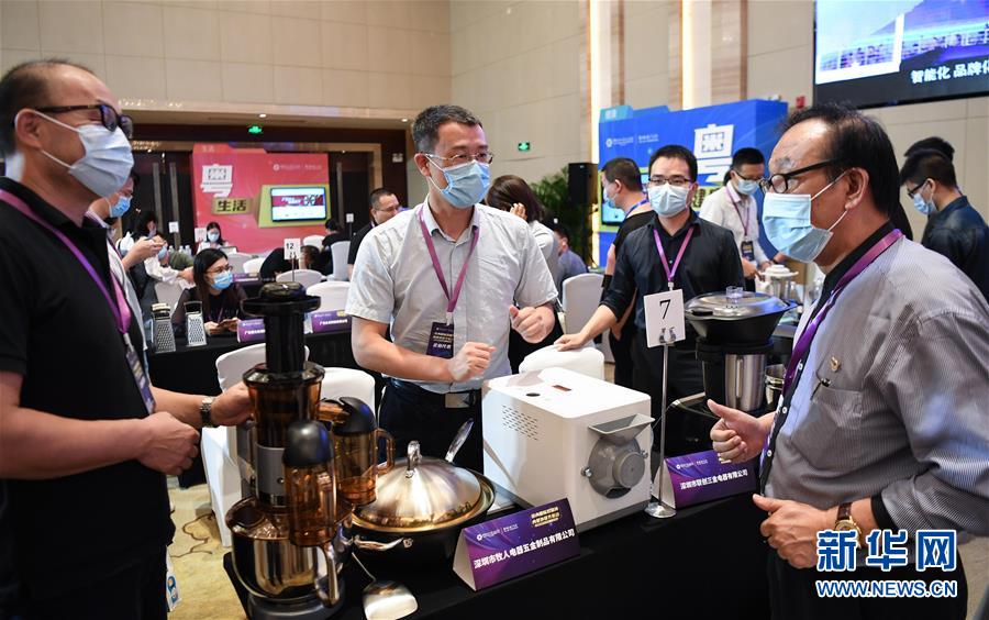 （新華全媒頭條&middot;圖文互動(dòng)）（12）擘畫(huà)新藍(lán)圖 開(kāi)啟新征程&mdash;&mdash;寫(xiě)在黨的十九屆五中全會(huì)召開(kāi)之際