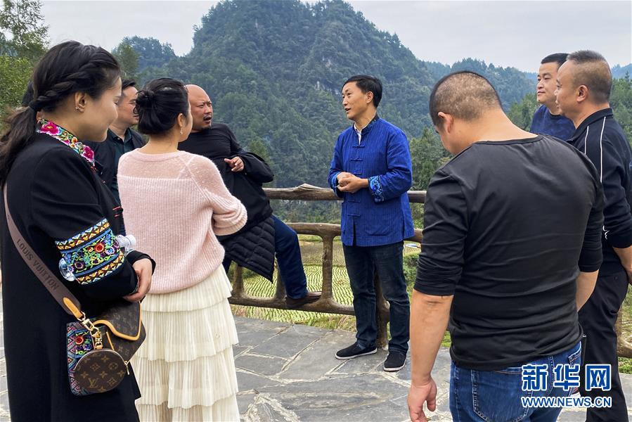 （在習(xí)近平新時代中國特色社會主義思想指引下&mdash;&mdash;新時代新作為新篇章&middot;習(xí)近平總書記關(guān)切事&middot;圖文互動）（1）精準(zhǔn)扶貧7年，十八洞村&ldquo;長&rdquo;出10余種新職業(yè)