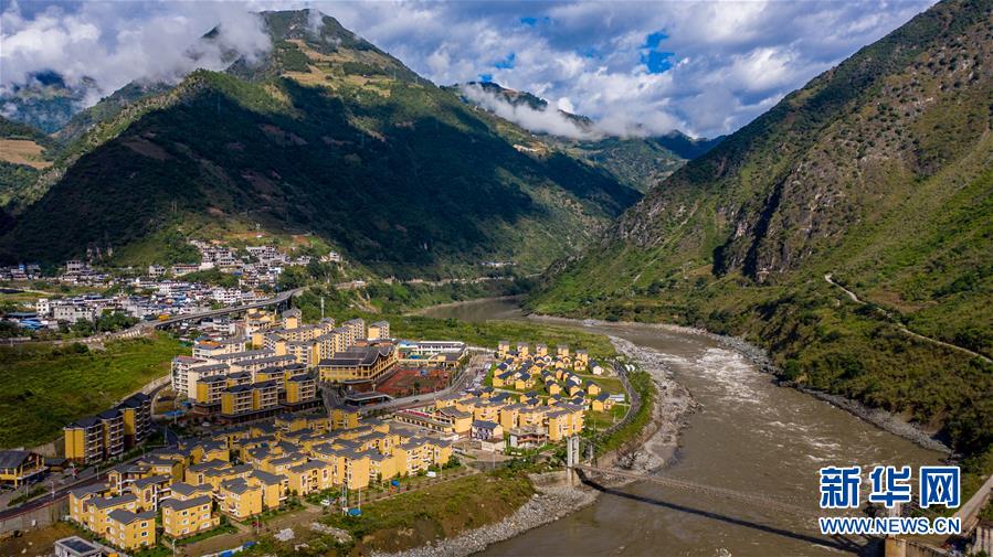 （決戰(zhàn)決勝脫貧攻堅(jiān)&middot;圖文互動(dòng)）（4）搬遷點(diǎn)的快樂(lè)事&mdash;&mdash;云南努力讓搬遷群眾安居樂(lè)業(yè)