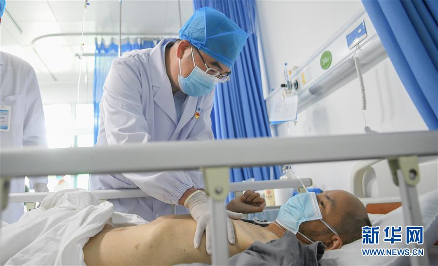 （抗疫先進事跡&middot;圖文互動）（4）張定宇：疫情&ldquo;暴風眼&rdquo;里，&ldquo;漸凍&rdquo;之軀與時間賽跑