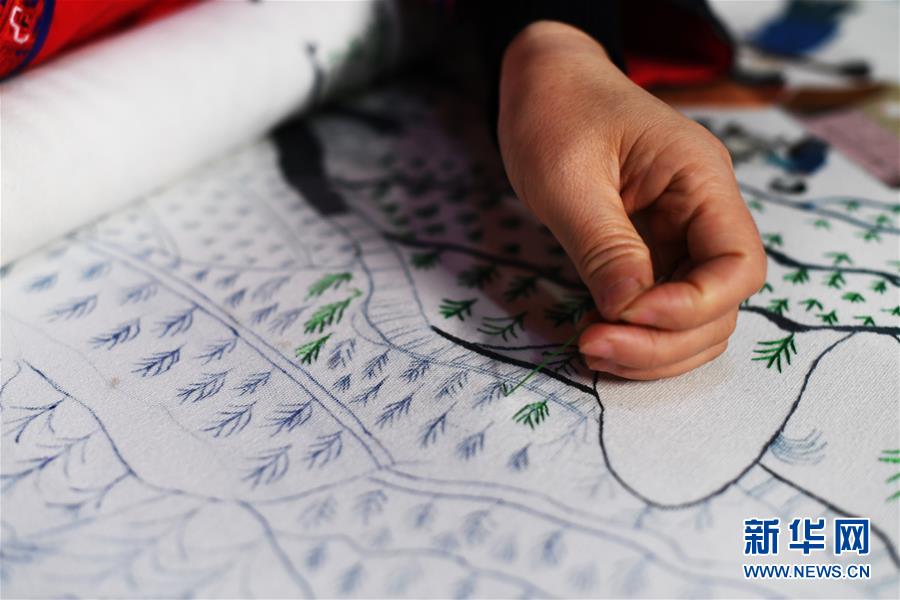 （兩會人物&middot;圖文互動）（2）帶娃、賺錢兩不誤&mdash;&mdash;一位農民工代表眼中的脫貧新工作