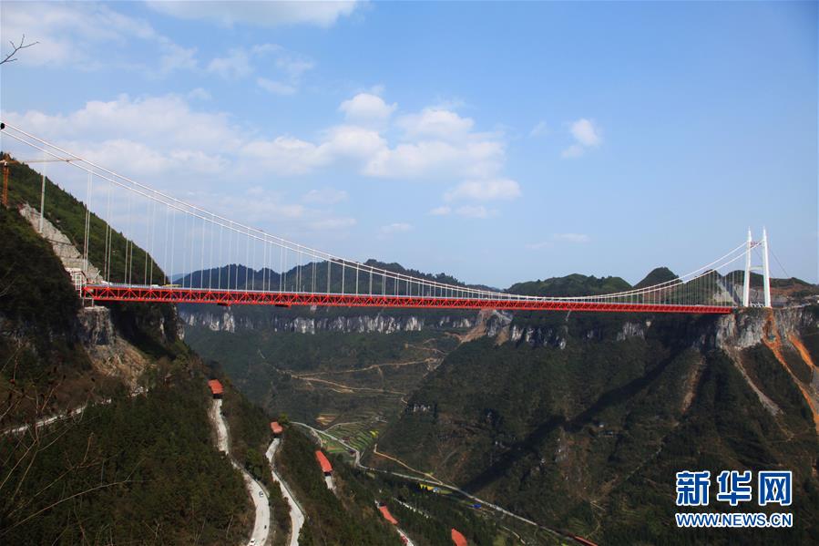 （壯麗70年&middot;奮斗新時(shí)代）（9）我們走在大路上