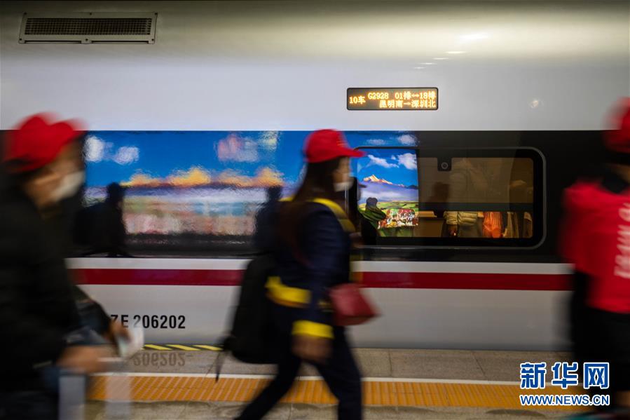 （在習(xí)近平新時(shí)代中國(guó)特色社會(huì)主義思想指引下&mdash;&mdash;新時(shí)代新作為新篇章&middot;習(xí)近平總書(shū)記關(guān)切事&middot;圖文互動(dòng)）（2）讓貧困勞動(dòng)力端穩(wěn)就業(yè)的&ldquo;飯碗&rdquo;&mdash;&mdash;各地就業(yè)扶貧不松勁鞏固脫貧成果