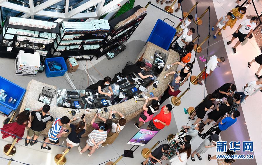 (在習(xí)近平新時(shí)代中國特色社會(huì)主義思想指引下——新時(shí)代新作為新篇章·習(xí)近平總書記關(guān)切事·圖文互動(dòng))(2)感受開放新魅力——海南自由貿(mào)易港建設(shè)開局觀察