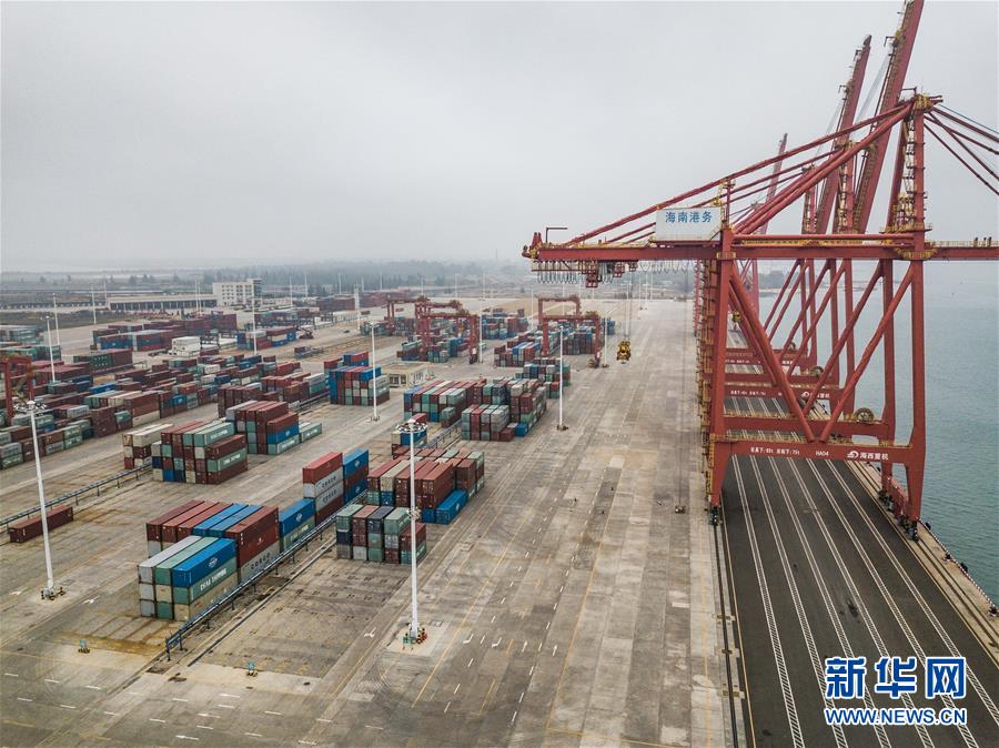 (在習(xí)近平新時(shí)代中國特色社會(huì)主義思想指引下——新時(shí)代新作為新篇章·習(xí)近平總書記關(guān)切事·圖文互動(dòng))(3)感受開放新魅力——海南自由貿(mào)易港建設(shè)開局觀察