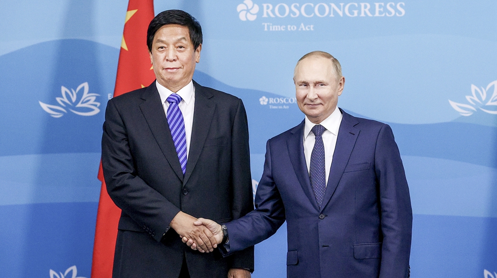 栗戰(zhàn)書(shū)對(duì)俄羅斯進(jìn)行正式友好訪問(wèn)