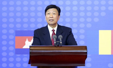 李源潮出席首屆亞非青年聯歡節(jié)開幕式并致辭