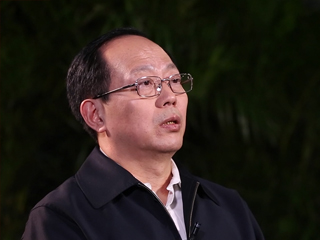 如何發(fā)展壯大體育產業(yè)？