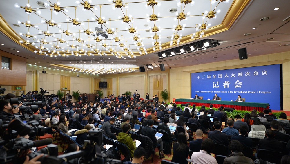 回放：環(huán)保部長陳吉寧就&ldquo;加強生態(tài)環(huán)境保護&rdquo;答記者問