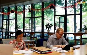 中國成就，世界矚目&mdash;&mdash;來自基層蹲點(diǎn)現(xiàn)場的報道