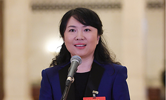 李媛代表接受采訪(fǎng)