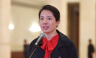 姜妍代表接受采訪(fǎng)