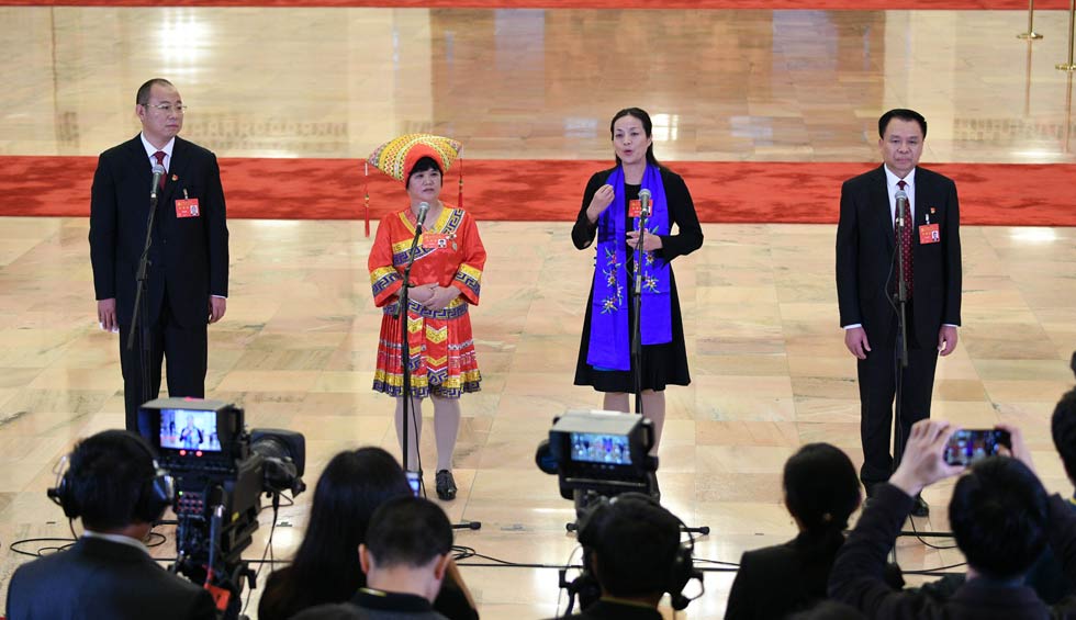 蔡松濤、杜麗群、楊小玲、賈立群接受采訪