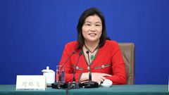 全國(guó)政協(xié)委員、全國(guó)工商聯(lián)執(zhí)行委員會(huì)常委、藍(lán)思科技股份有限公司董事長(zhǎng) 周群飛