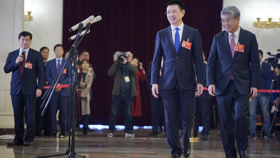 全國政協(xié)委員步入&ldquo;委員通道&rdquo;