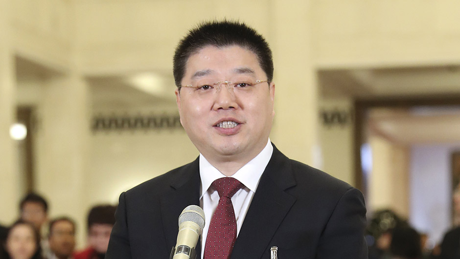 全國(guó)人大代表湯亮接受采訪(fǎng)