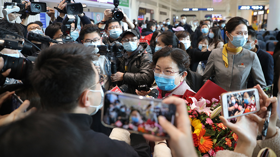 武漢櫻花爛漫，抗疫英雄歸來