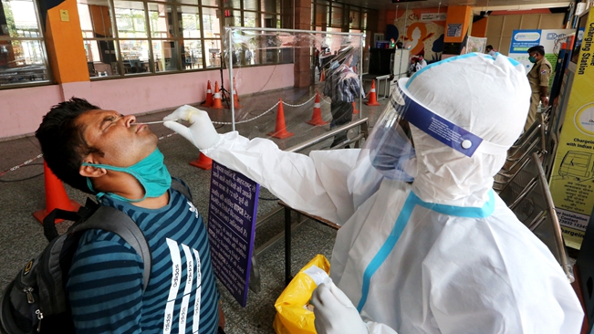 日增確診34萬6786例！印度疫情數(shù)據(jù)再創(chuàng)新高