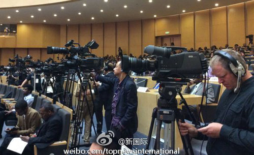 李克強(qiáng)即將在非盟總部發(fā)表演講，請(qǐng)柬&ldquo;一柬難求&rdquo;。圖片來源：&ldquo;新國(guó)際&rdquo;微博。