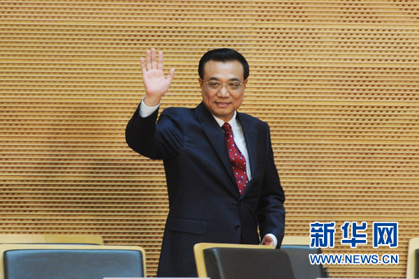 5月5日，中國(guó)國(guó)務(wù)院總理李克強(qiáng)在位于亞的斯亞貝巴的非洲聯(lián)盟總部發(fā)表題為《開(kāi)創(chuàng)中非合作更加美好的未來(lái)》的演講。 新華社記者 謝環(huán)馳 攝 