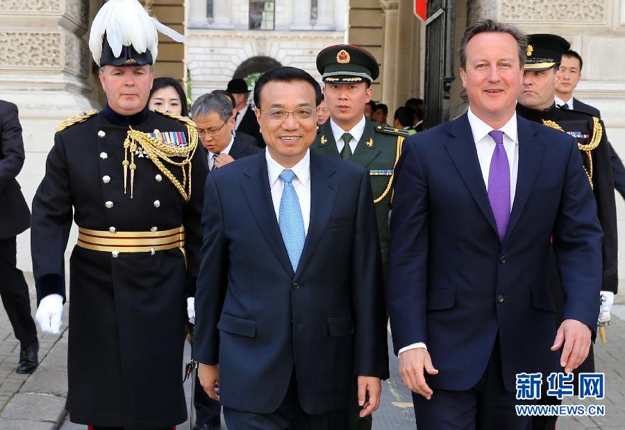 6月17日，中國(guó)國(guó)務(wù)院總理李克強(qiáng)在倫敦唐寧街10號(hào)首相府同英國(guó)首相卡梅倫舉行中英總理年度會(huì)晤。新華社記者 龐興雷 攝