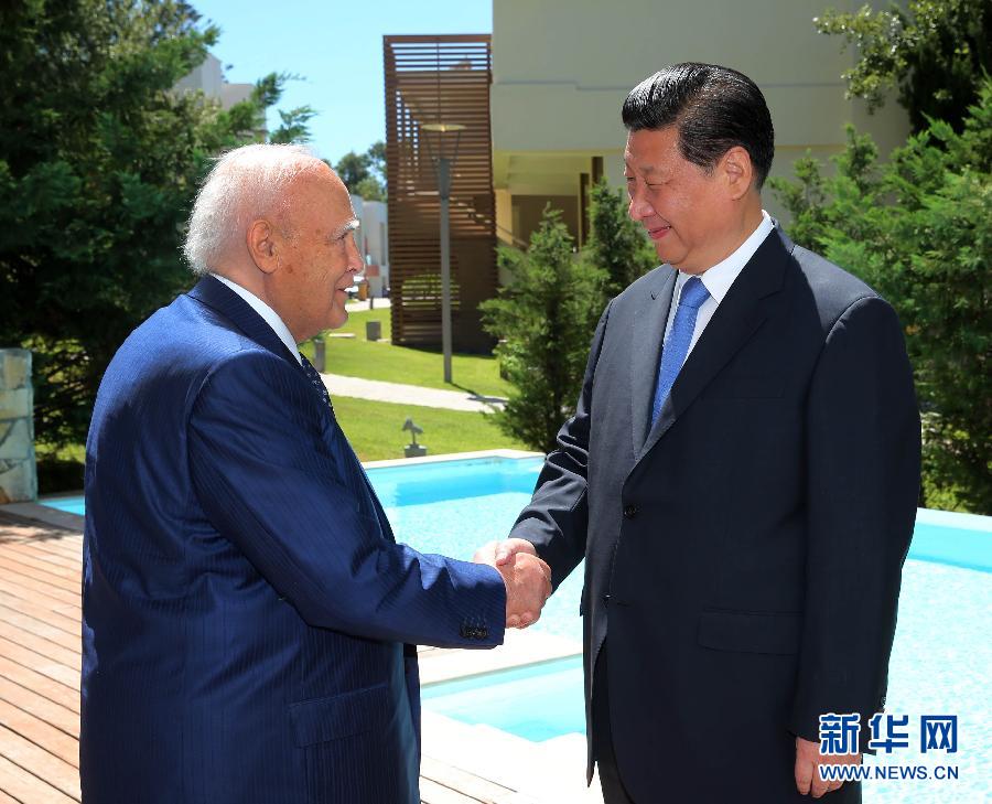 7月13日，中國(guó)國(guó)家主席習(xí)近平在希臘羅德島會(huì)見(jiàn)希臘總統(tǒng)帕普利亞斯。 新華社記者 蘭紅光 攝