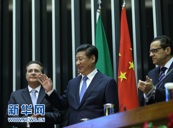 7月16日，國家主席習(xí)近平在巴西國會發(fā)表《弘揚(yáng)傳統(tǒng)友好共譜合作新篇》的演講。 新華社記者 蘭紅光 攝 