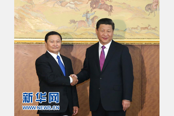 8月22日，國家主席習(xí)近平在烏蘭巴托會見蒙古國總理阿勒坦呼亞格。 新華社記者龐興雷攝 