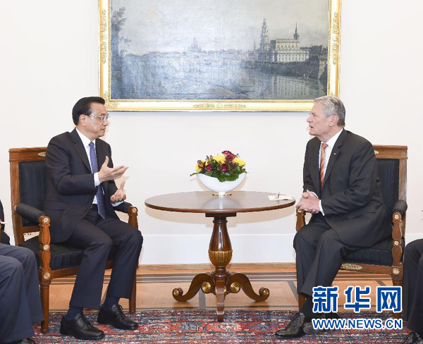 10月10日，國(guó)務(wù)院總理李克強(qiáng)在柏林會(huì)見德國(guó)總統(tǒng)高克。 新華社記者李學(xué)仁 攝