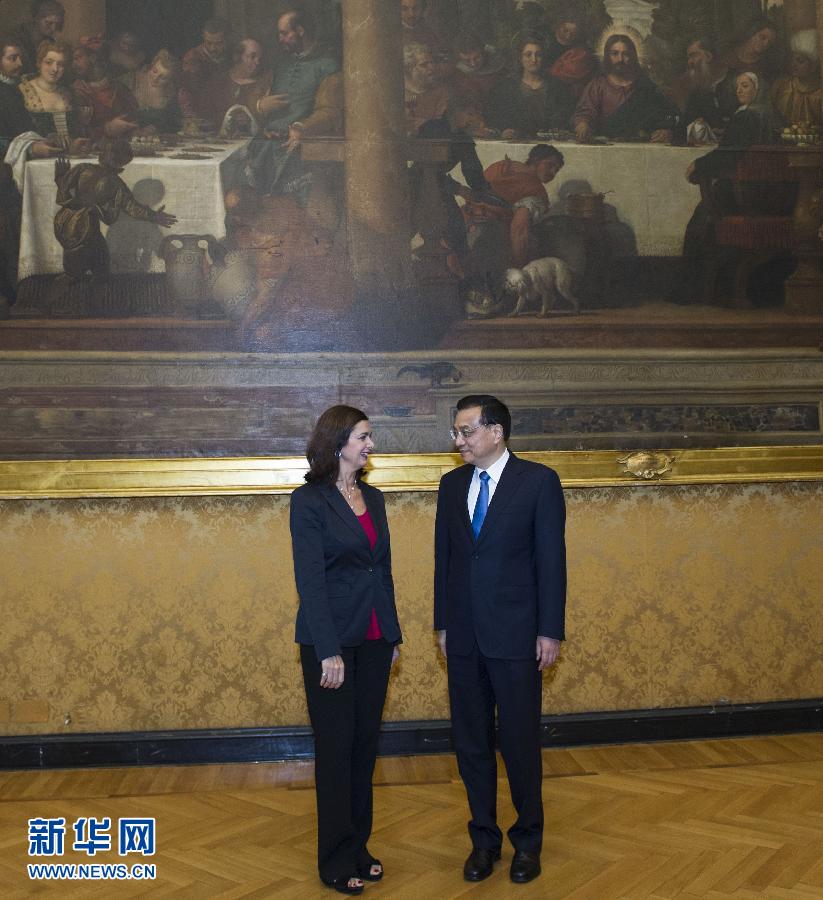 10月15日，中國國務(wù)院總理李克強在羅馬會見意大利眾議長博爾德里尼。 新華社記者王曄攝 