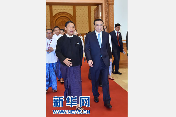 11月14日，中國(guó)國(guó)務(wù)院總理李克強(qiáng)在內(nèi)比都會(huì)見(jiàn)緬甸聯(lián)邦議會(huì)議長(zhǎng)兼人民院議長(zhǎng)吳瑞曼。新華社記者 李濤 攝