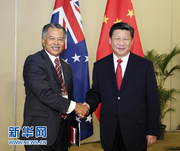 11月22日，國家主席習(xí)近平在斐濟楠迪會見庫克群島總理普納。新華社記者丁林?jǐn)z 
