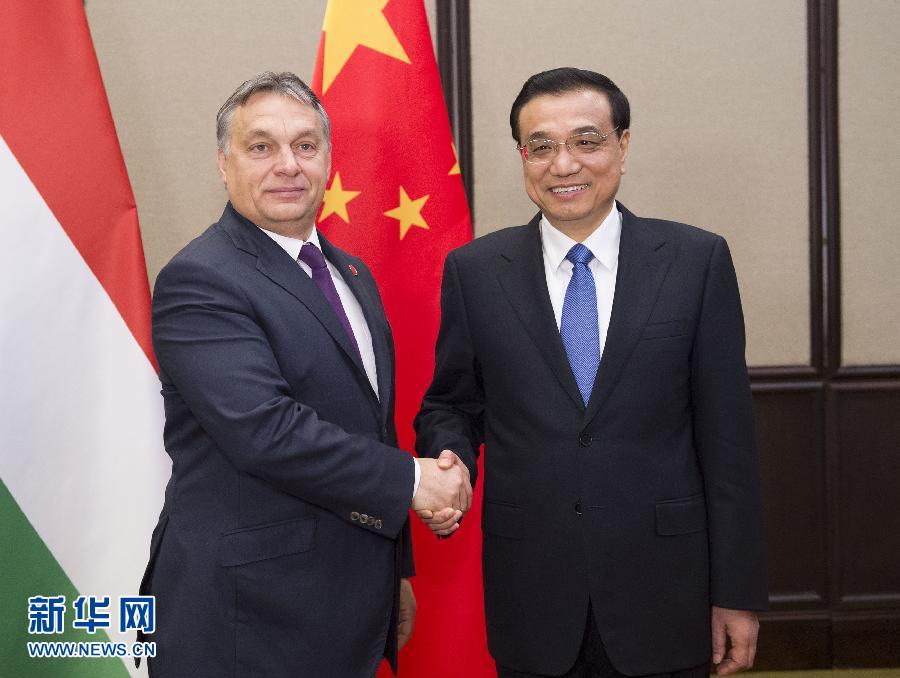 12月17日，中國(guó)國(guó)務(wù)院總理李克強(qiáng)在貝爾格萊德會(huì)見匈牙利總理歐爾班。 新華社記者黃敬文攝 