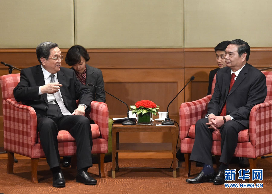 12月25日至27日，中共中央政治局常委、全國政協(xié)主席俞正聲對越南進(jìn)行正式訪問。這是12月25日，俞正聲在河內(nèi)會見越共中央書記處常務(wù)書記黎鴻英。 新華社記者劉建生攝