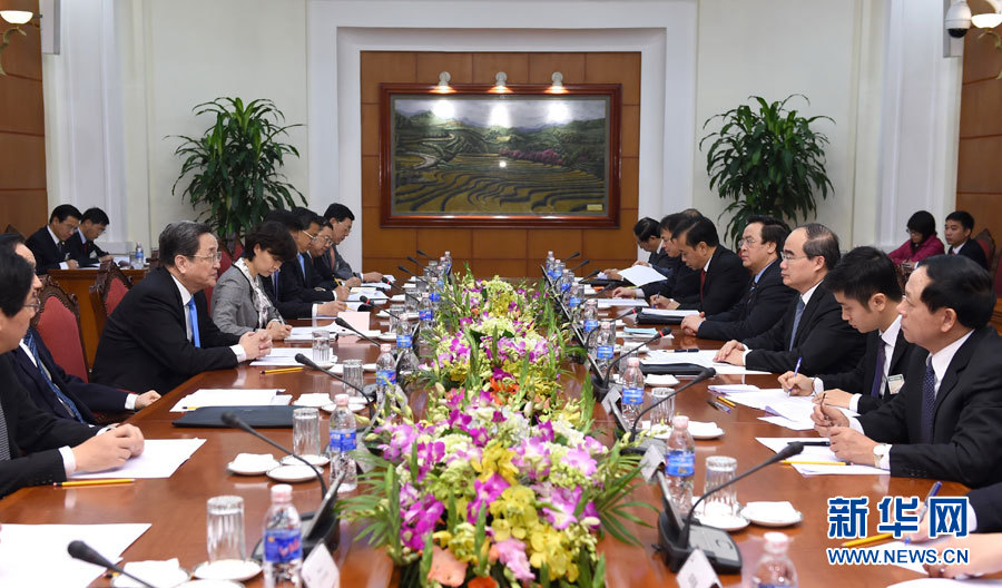 12月25日至27日，中共中央政治局常委、全國政協(xié)主席俞正聲對越南進(jìn)行正式訪問。這是12月26日，俞正聲在河內(nèi)與越南祖國陣線主席阮善仁舉行會談。 新華社記者馬占成攝