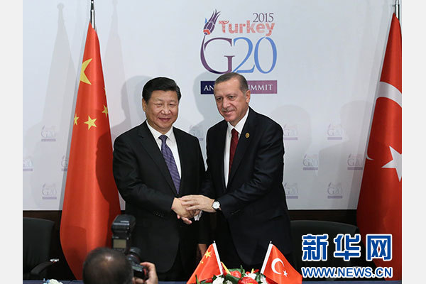 當(dāng)?shù)貢r(shí)間11月14日，國(guó)家主席習(xí)近平在土耳其安塔利亞會(huì)見(jiàn)土耳其總統(tǒng)埃爾多安。 新華社記者 龐興雷 攝
