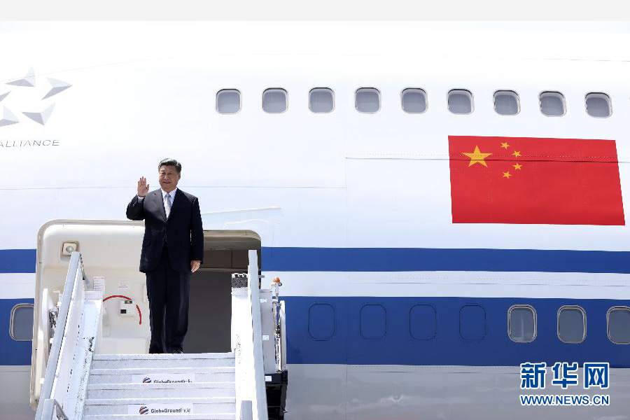 10月15日，國家主席習(xí)近平抵達(dá)印度果阿，應(yīng)印度總理莫迪邀請，出席金磚國家領(lǐng)導(dǎo)人第八次會晤。 新華社記者蘭紅光攝 