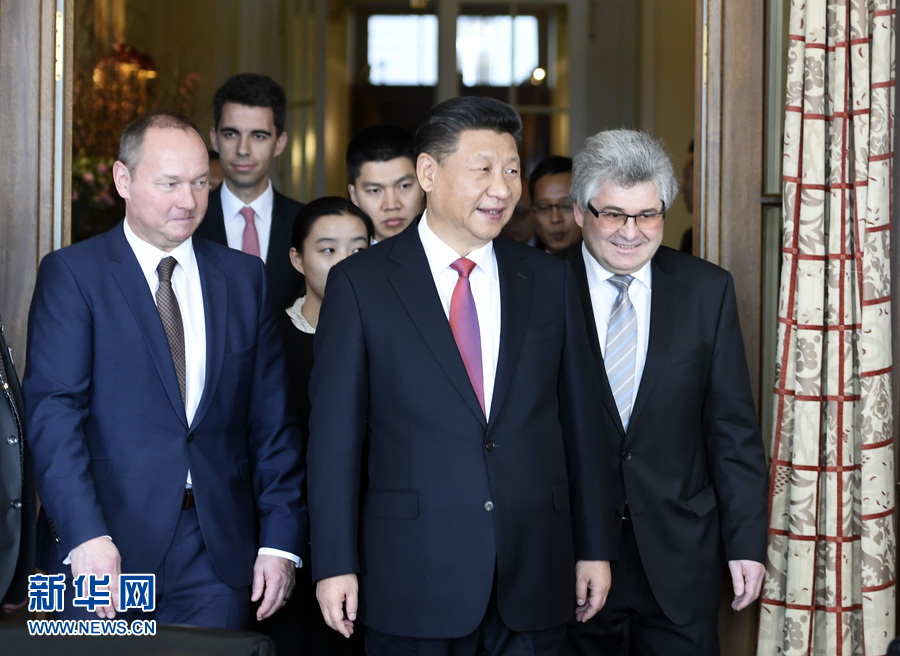 1月16日，國家主席習(xí)近平在伯爾尼會(huì)見瑞士聯(lián)邦國民院議長施塔爾和聯(lián)邦院議長比紹夫貝爾格。 新華社記者 謝環(huán)馳 攝