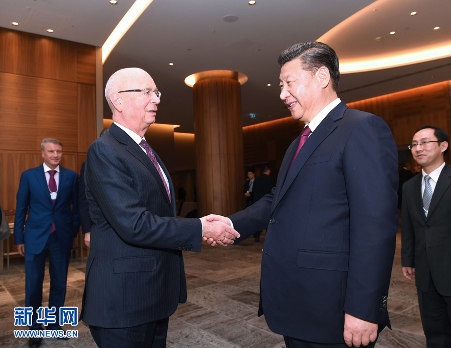 1月17日，國家主席習近平在瑞士達沃斯會見世界經(jīng)濟論壇主席施瓦布。 新華社記者 饒愛民 攝