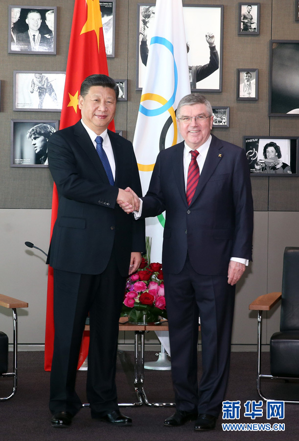 1月18日，國家主席習近平在瑞士洛桑國際奧林匹克博物館會見國際奧林匹克委員會主席巴赫。 新華社記者 姚大偉 攝