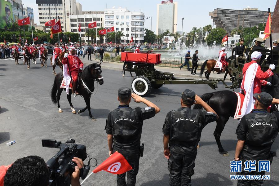 (國(guó)際)(4)突尼斯為去世總統(tǒng)埃塞卜西舉行國(guó)葬