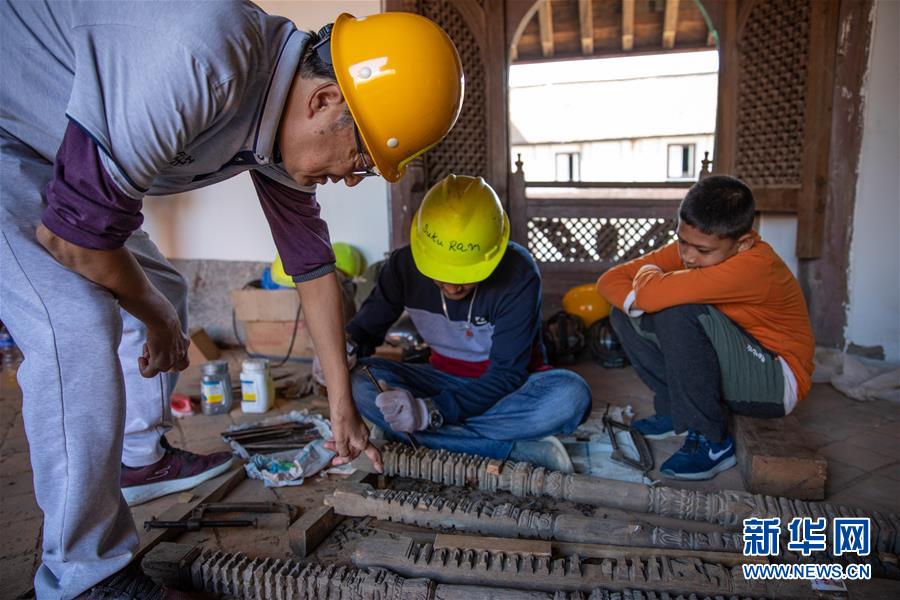 （習(xí)近平出訪配合稿&middot;圖文互動(dòng)）（2）通訊：尼泊爾工藝家和中國(guó)文物修復(fù)師的歷史之約