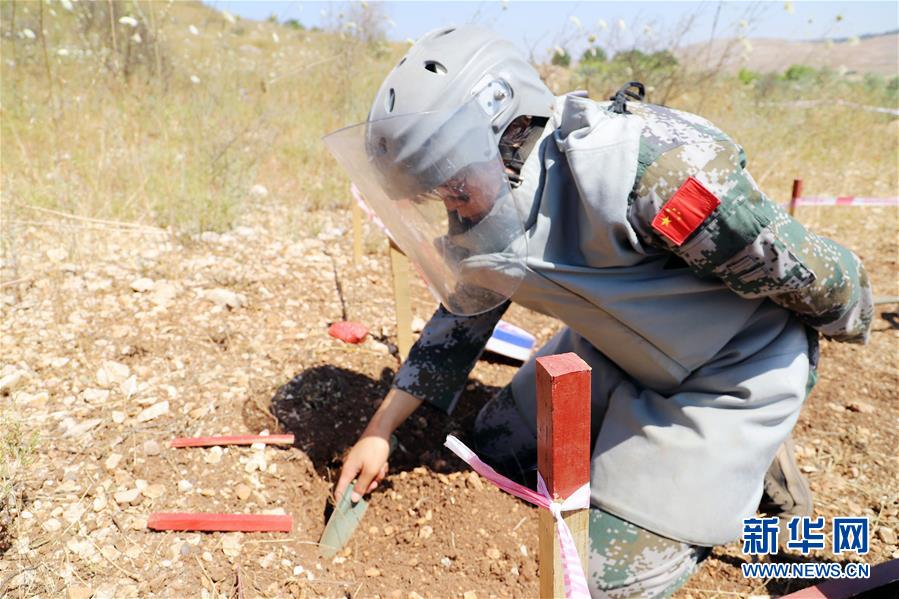 （國際&middot;圖文互動(dòng)）（2）她們在雷場成長&mdash;&mdash;記中國赴黎維和掃雷女兵