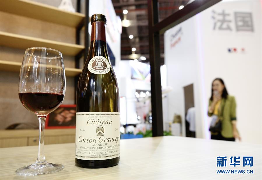 （新華全媒頭條&middot;圖文互動(dòng)）（5）大江奔騰勢(shì)如虹&mdash;&mdash;習(xí)近平主席出席第二屆中國(guó)國(guó)際進(jìn)口博覽會(huì)紀(jì)實(shí)