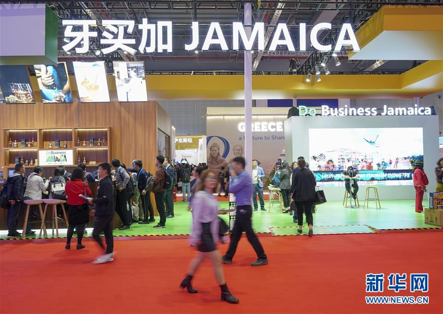 （新華全媒頭條&middot;圖文互動(dòng)）（15）秋天里的樂章&mdash;&mdash;第二屆中國(guó)國(guó)際進(jìn)口博覽會(huì)巡禮