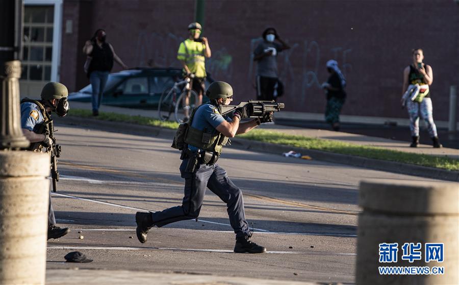 （國際）（1）美國警察執(zhí)法動作不當致一名非裔男子死亡 引發(fā)大規(guī)?？棺h