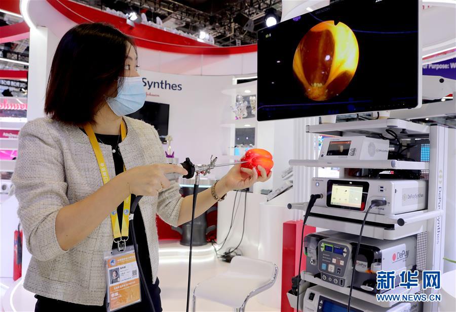 （第三屆進(jìn)博會&middot;圖文互動）（5）新疫苗、新療法，進(jìn)博會最&ldquo;火爆&rdquo;展區(qū)見聞