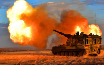 戈壁大漠上演自行火炮分隊對抗，場面霸氣！